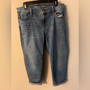 Old Navy Mid-Rise wow boyfriend size 10 jeans